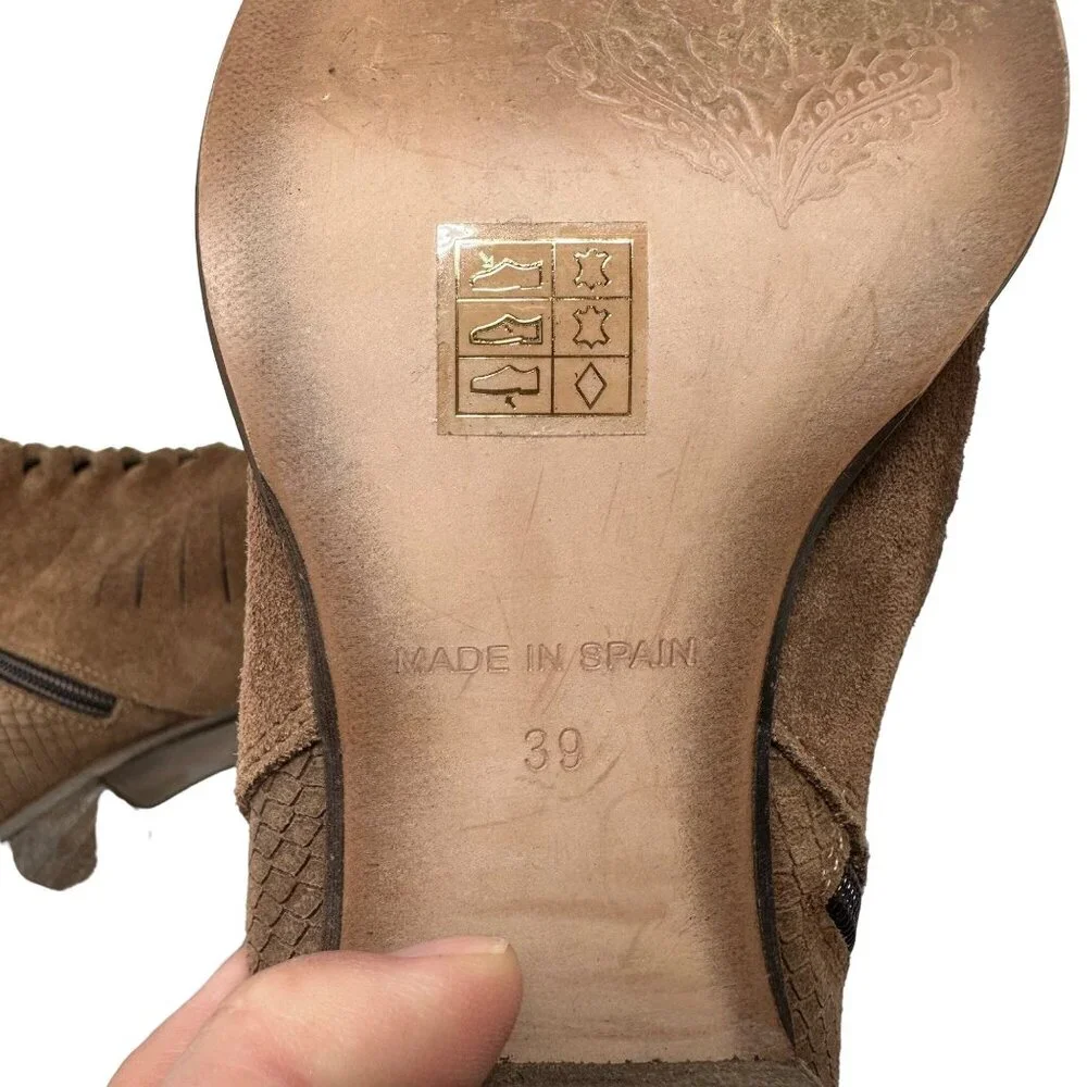 Free People Loveland Ankle Boot Size 39 US 9 Brown Suede Snake Embossed Boho - Picture 10 of 12